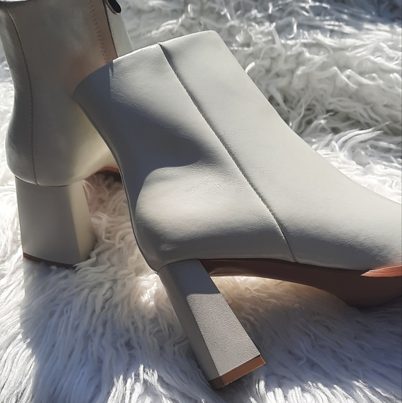 🆕️ LLS White Ankle Heeled Boots - Picture 11 of 15